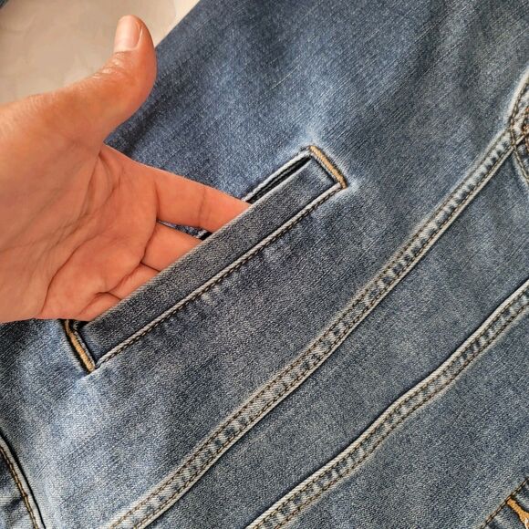 Torrid Denim Women's Trucker Denim Jean Jacket First at Fit Stretch Plus Size 3 - Picture 9 of 13